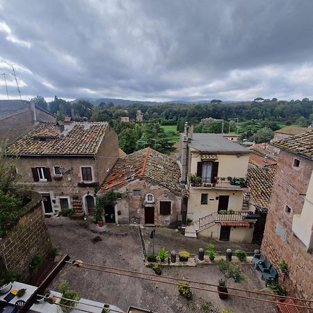 Piazza Duomo Casa Vacanze Sutri Bagian luar foto