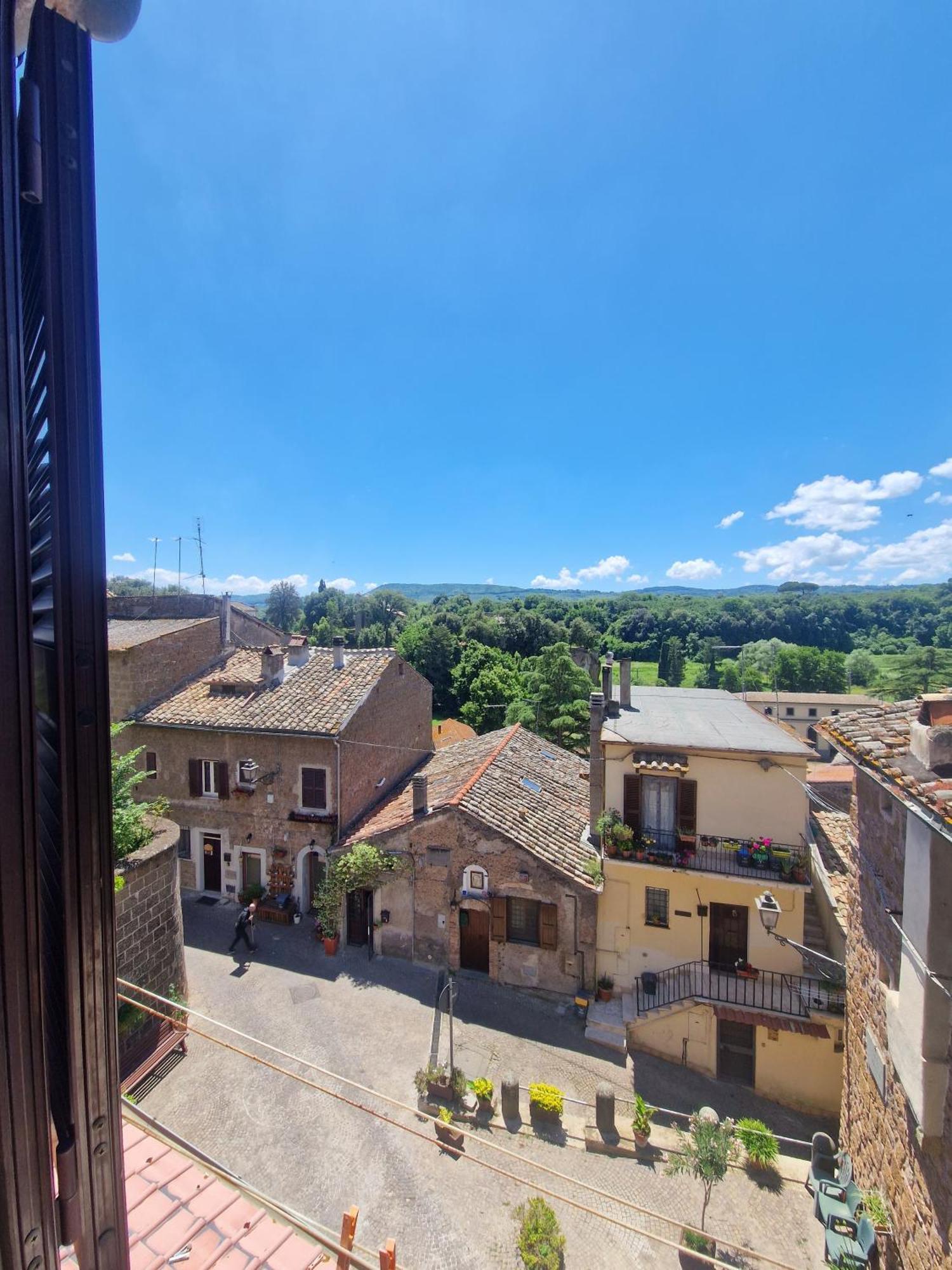 Piazza Duomo Casa Vacanze Sutri Bagian luar foto