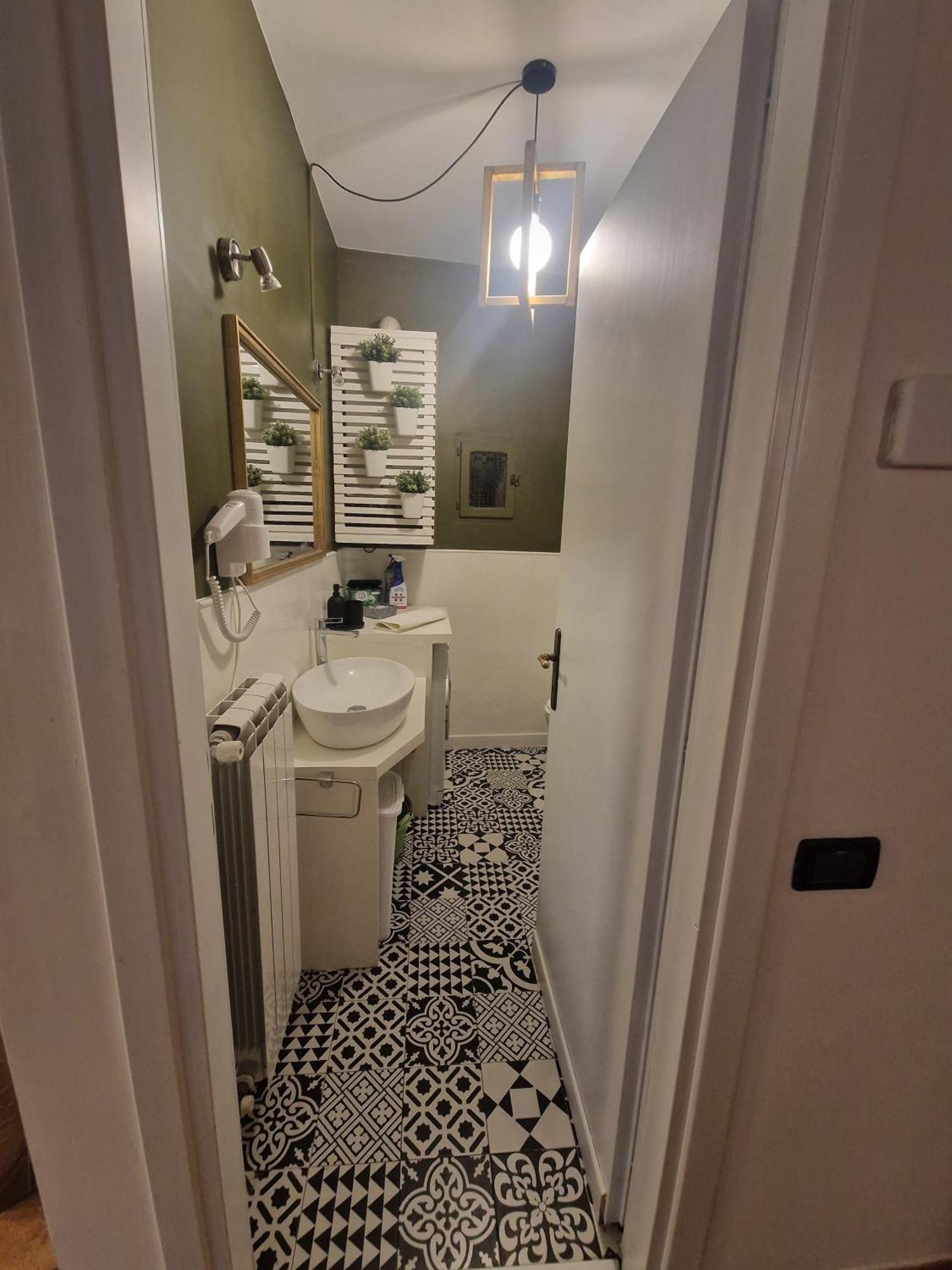 Piazza Duomo Casa Vacanze Sutri Bagian luar foto