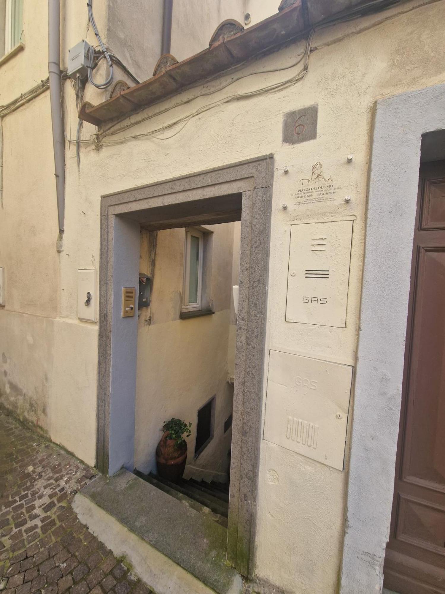 Piazza Duomo Casa Vacanze Sutri Bagian luar foto